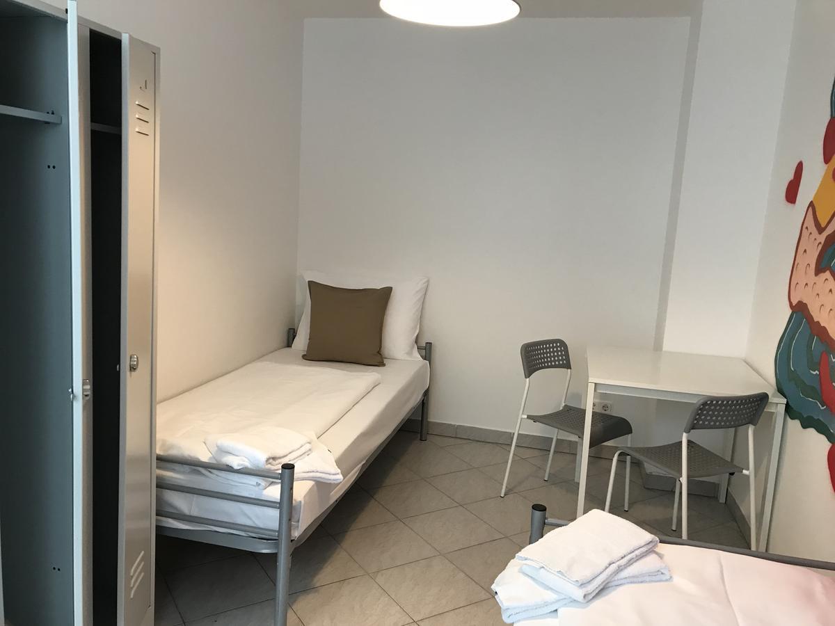 Boutique Hostel - Zum Goldenen Kegel Vienna Exterior photo
