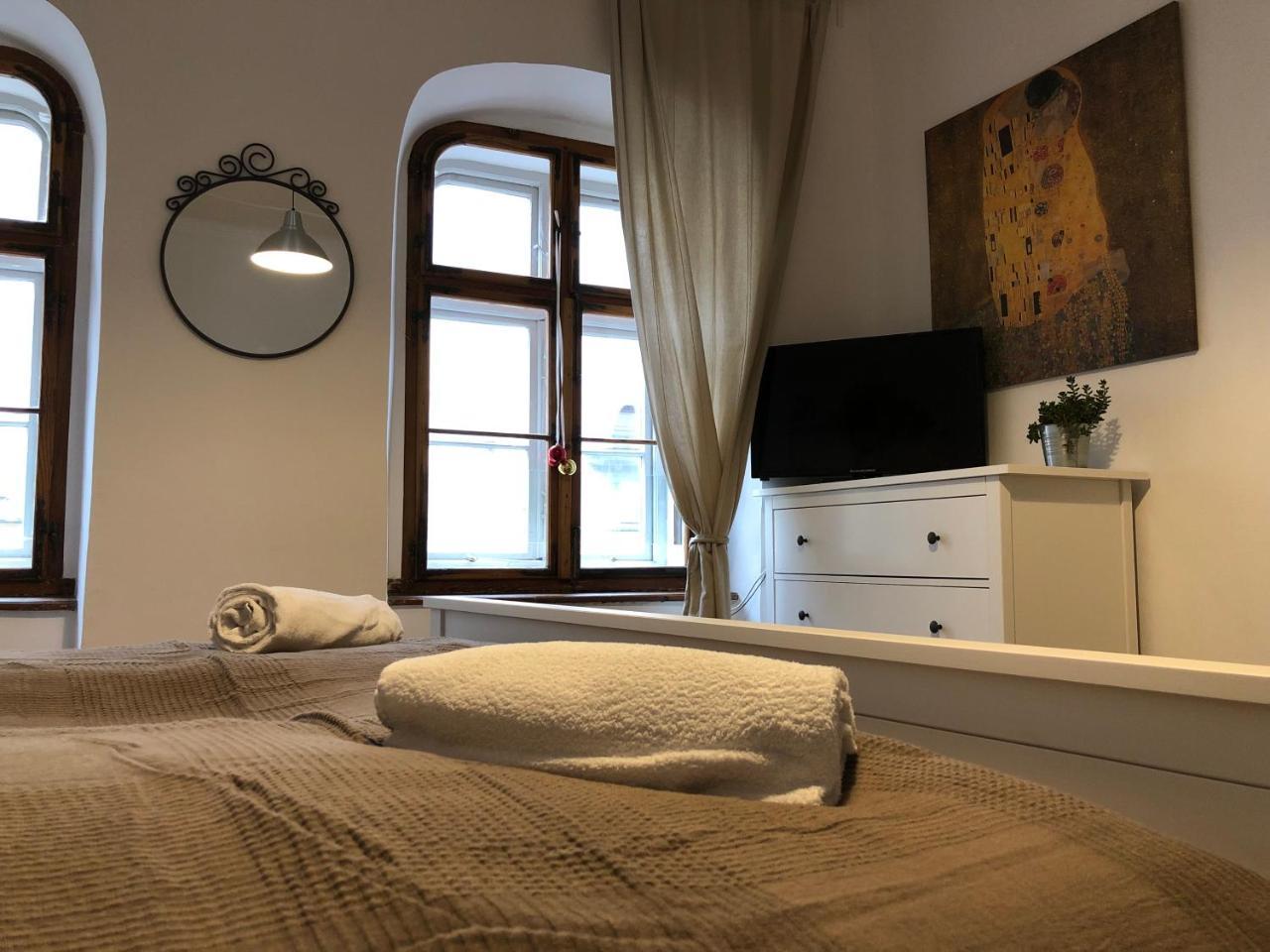 Boutique Hostel - Zum Goldenen Kegel Vienna Exterior photo